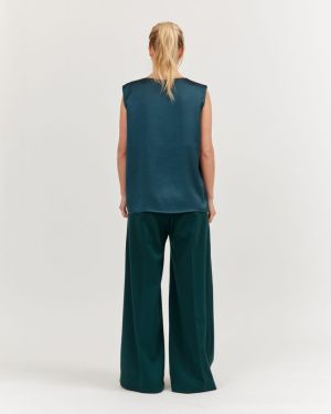  DARK GREEN