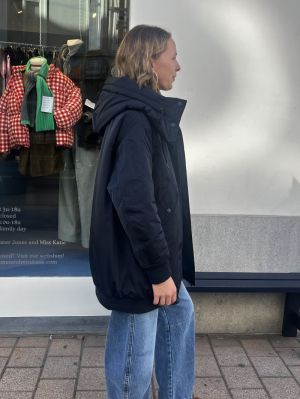 BOMBER BLUE