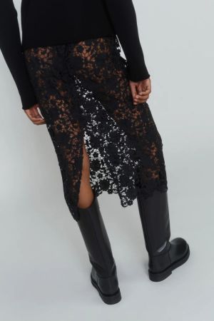 P8 - Y69 BLACK